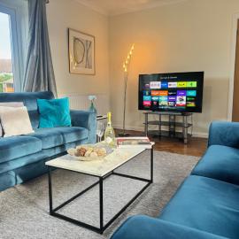 Very Spacious 4 Bedroom house with large garden