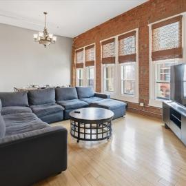 Top Floor Loft 4 Bedrooms and 2 000 sq ft