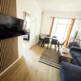 Bright and Comfortable Apartment for 6 Near Paris
