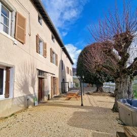 Gîte, animaux acceptés - 14 pers. entre Pilat et Lyonnais