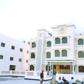 Sugan Hotel and Resort, hotel in Phalodi