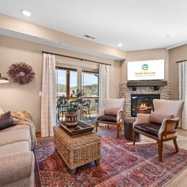 Timberline Hideaway with Hot Tub