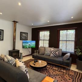 Ommi Hoek Cottage with Wood Fired Hot Tub