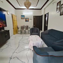 Elegant 2 BHK Furnished flat without AC and with AC additional price, hotel in Belgaum