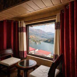 RaahgirStays The Lake Nest, hotel in Bhīm Tāl