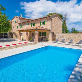 Villa Anton, a luxurious rustic villa in a peaceful setting