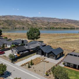 Dancing Tussock Escape - Cromwell Holiday Home, hotel i Cromwell