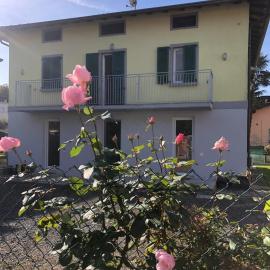 Appartamento DANTE, hotel v destinaci Pisogne