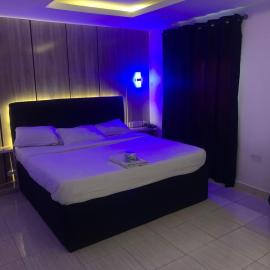 Bmillz hotel ltd, хотел в Уари