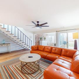 Updated townhome with grassy yard grill open layout W&D & AC, hotel di Perdido Key