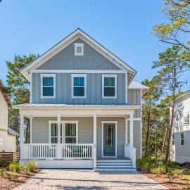 Lovely Two-Story Home with Porches Access to Pool & Dock, Hotel in Inlet Beach