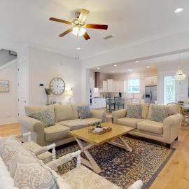 Brand-new house on Powell Lake near beach & 30A with pool W&D & gym, hotel v destinaci Inlet Beach