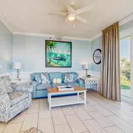Conveniently located Gulf condo with spacious layout pool & pickleball, hotel di Seacrest
