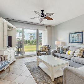 Seacrest में, होटल Gorgeous home with tennis pickleball pool & hot tub - steps from the beach