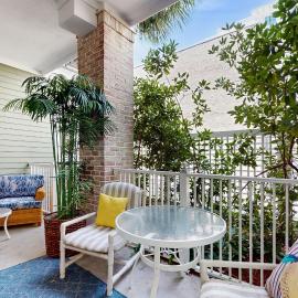 First-floor condo with a kitchen patio pool hot tub grill & spa access