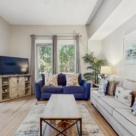 First-floor condo with a kitchen patio pool hot tub grill & spa access