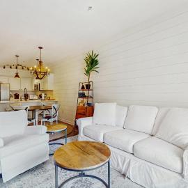 Pool-view condo with private balcony AC & washer&dryer, Hotel in Santa Rosa Beach