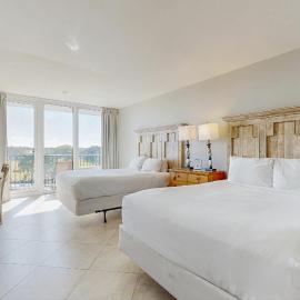 Bayside Studio with nearby outlet shopping Golf course and Community pool, hotel v destinácii Destin