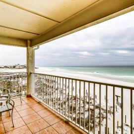 Picturesque gulf-front condo on 30A Steps to beach Charcoal grills on-site, hotel en Santa Rosa Beach