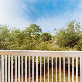 Peaceful condo with pool access central AC and washer&dryer โรงแรมในซานตาโรซาบีช