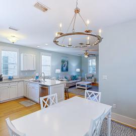 Dog-friendly home with hot tub - beach access one mile away, hotel in Port Saint Joe
