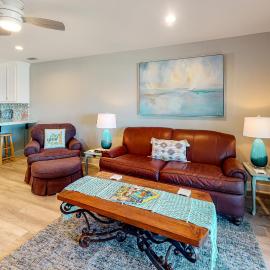 Updated home across from beach with firepit sunroom & fast WiFi - snowbirds OK