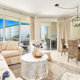 Chic first-floor condo with Gulf & pool view & pickleball - steps to beach, hotel in Santa Rosa Beach