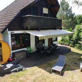 Familienfreundliches modernes Ferienhaus mit Faßsauna, hotel di Frielendorf