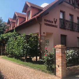 Kovács Vendégház, hotel in Bakonyszombathely