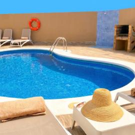 Luxury Villa Teno private heated pool Free Car except Christmas: Adeje'de bir otel