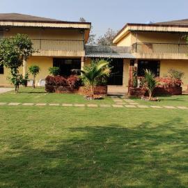 Hillview 4BHK Pool Villa Near Imagica