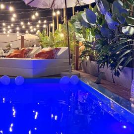 Waves Cabanas