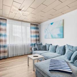 Wunderschöne Wohnung am See auch für Familien, hotel v destinácii Zwenkau