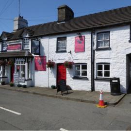 Cosy Pubs Bed & Breakfast, hotel in Rhayader