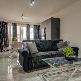Peaceful 3BR Escape Near the Sea with Terrace, hotell i Birżebbuġa