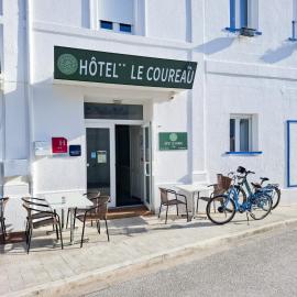 Hotel Le Coureau, hotell i Saint-Trojan-les-Bains