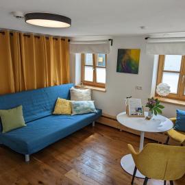 Gemütliches, helles, voll ausgestattetes Apartment mit Terrasse, Hotel in Waal