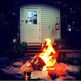 Shepherd's Delight - Shepherd's Hut with Hot Tub