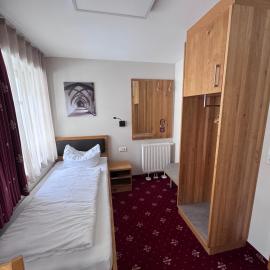 Einzelzimmer 9, hotelli kohteessa Heidenheim