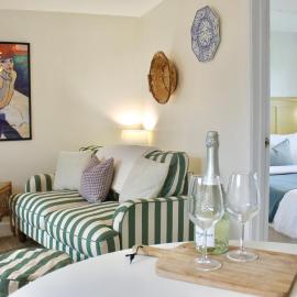 Modern Country Cottage Stay