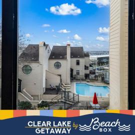 Elegant Lakefront Condo Showcasing Spectacular Views., hotel u gradu 'Kemah'