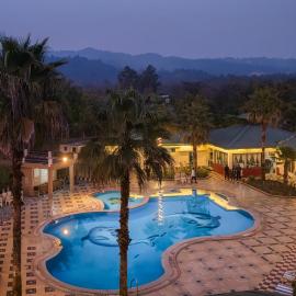 Gajraj Trails Resort, готель у місті Jhirna
