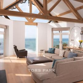 Ocean Penthouse, Contemporary Apt, Sleeps 6, Balcony and Terrace, Parking
