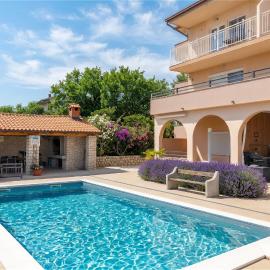 Apartment Barbara with pool