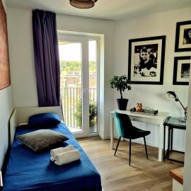 Richy Stylish Balcony Room Brussels- Garden view- Shared Bathroom- Inclusive Home