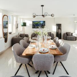 Premium FeelGood Gruppenapartment - Bis zu 8 Personen - 120 qm - 2 Bäder - Whirlpool, Sonnenterrasse & Grill - Im Herzen Kassels, hotel u gradu Kasel