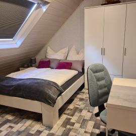 ,, Himmelsblick "Apartment komplett möbliert,direkt an der Haltestelle, nach Heidelberg,Mannheim ,Weinheim