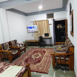 RNR tourist homestay 1 bhk peaceful, hotel em Indore