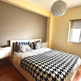 Lisbon private Room in Shared Apartment, hotel Odivelasban