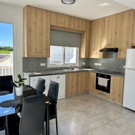 Ocean Breeze 2BR House, hotel in Paralimni